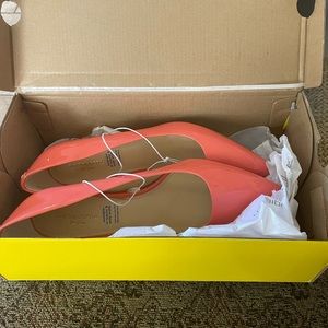 Liz Claiborne- LC Baine Coral heels